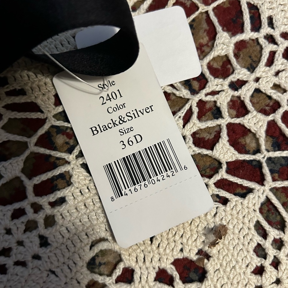 Elila Black Bra with White Floral Design - Picture 5 of 5